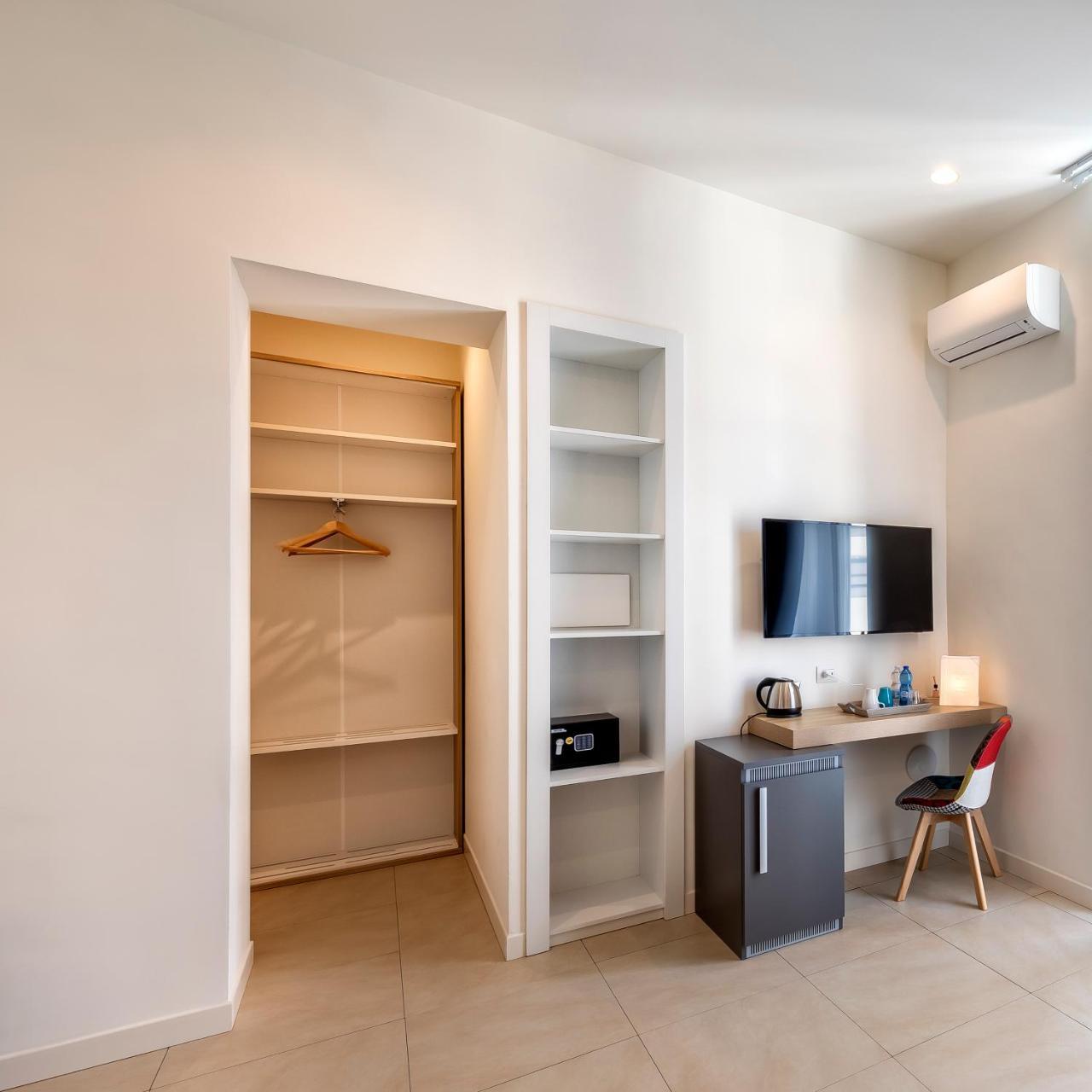 Napoli Squares Suites Eksteriør billede